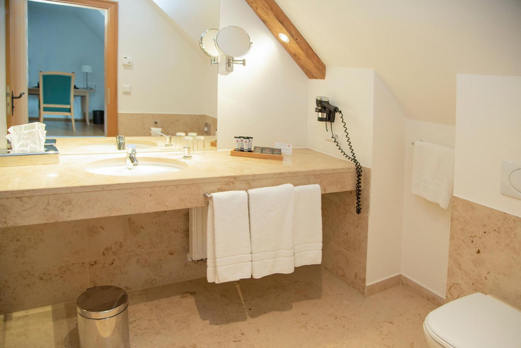 Gutshofhotel Winkler Braeu Lengenfeld  エクステリア 写真