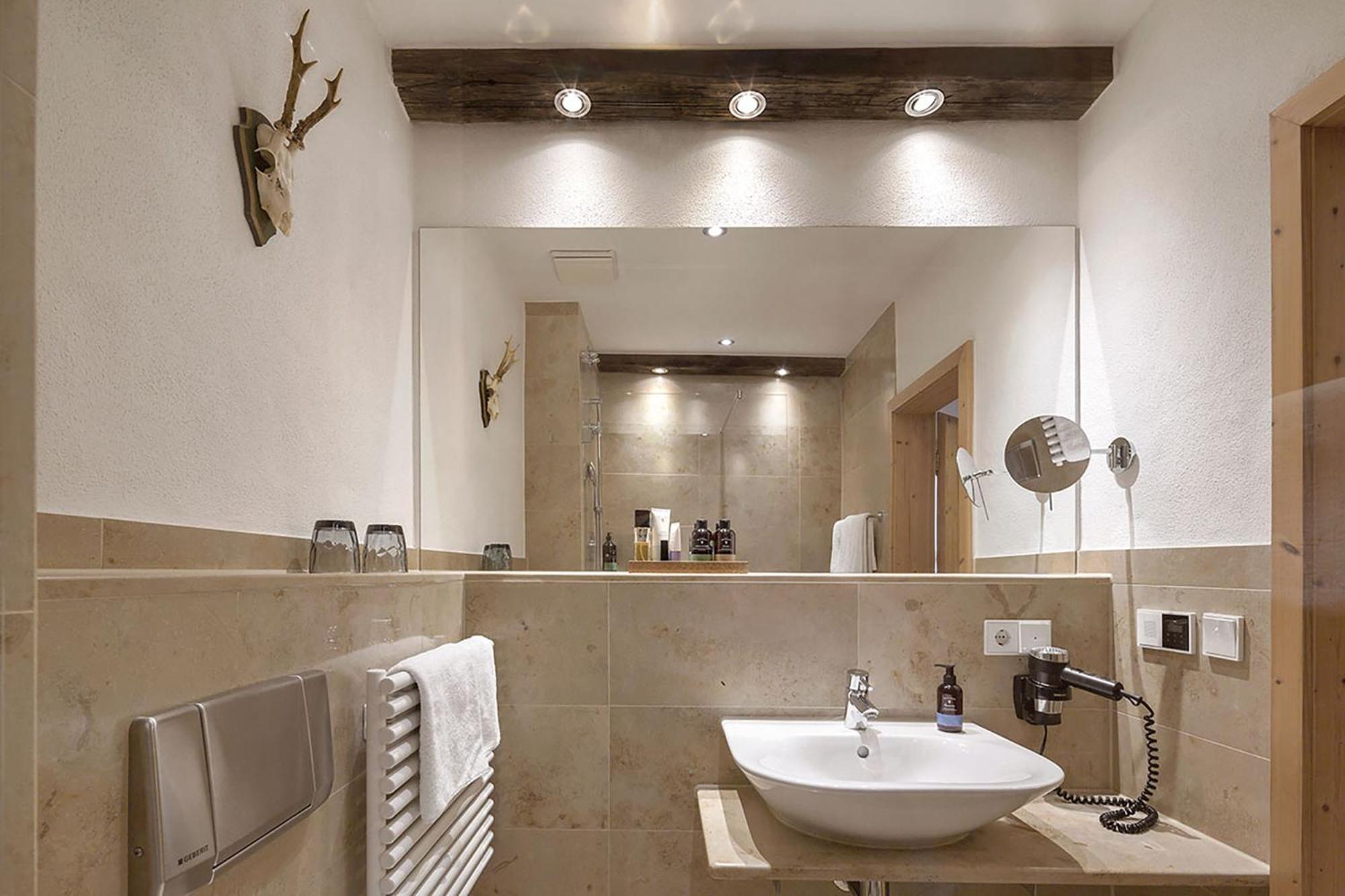 Gutshofhotel Winkler Braeu Lengenfeld  エクステリア 写真